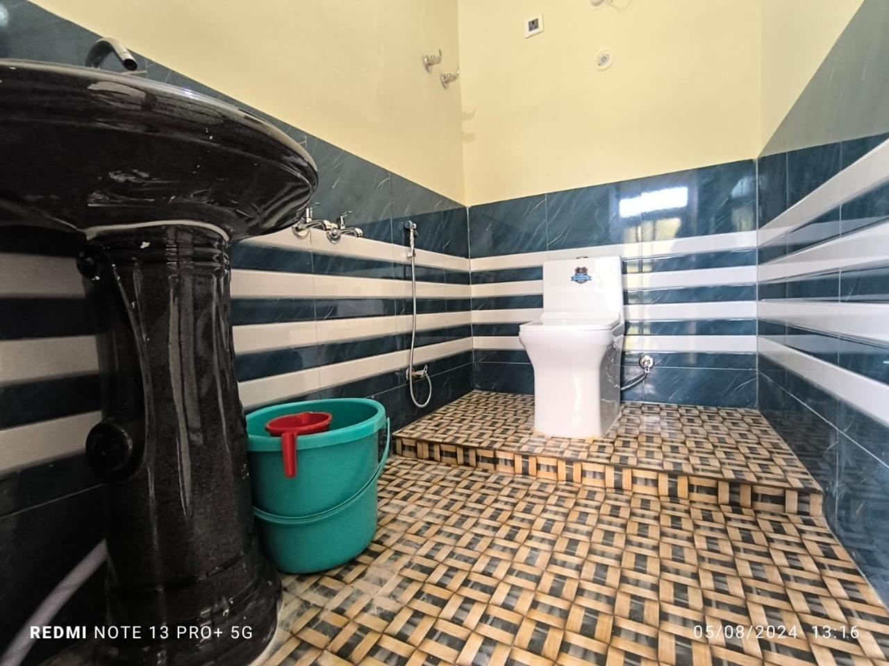 Dwarika Hotel Dwarahat Екстериор снимка