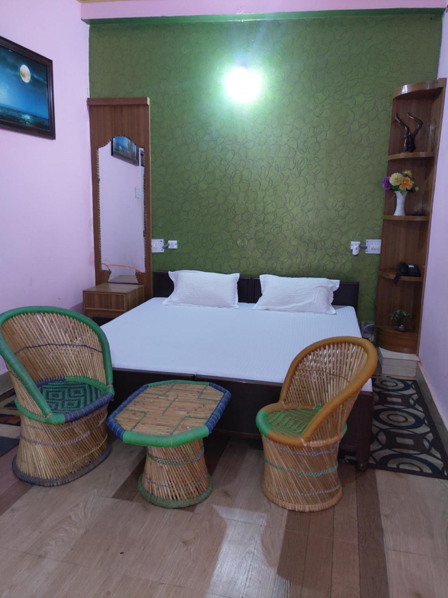 Dwarika Hotel Dwarahat Екстериор снимка